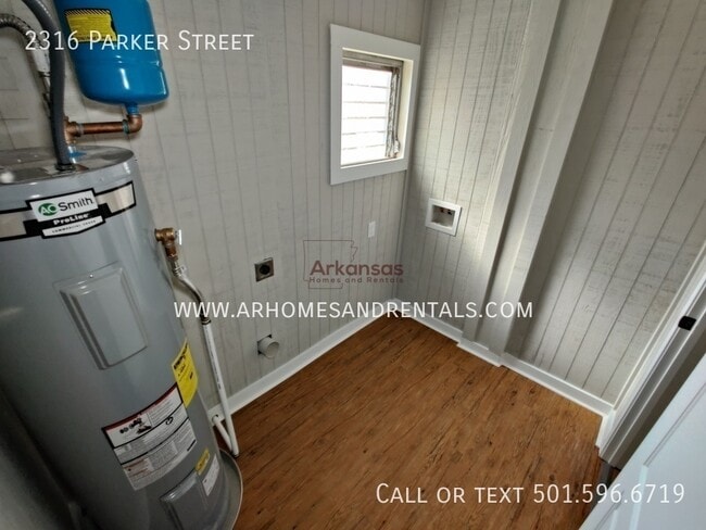 Building Photo - 2316 Parker St