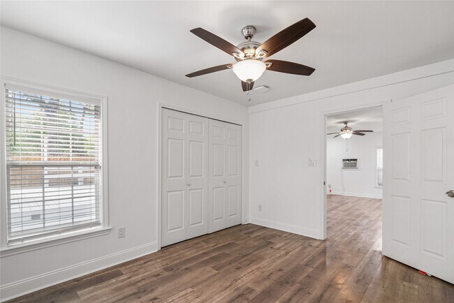 Building Photo - 320 Coronado St