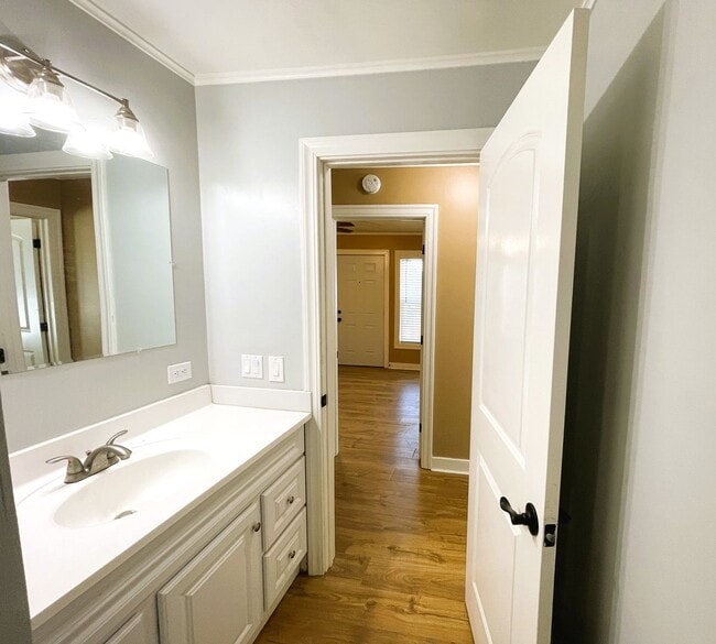 Building Photo - 5250 Whispering Creek Dr