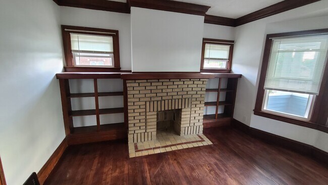 Building Photo - 3737 W 135th St