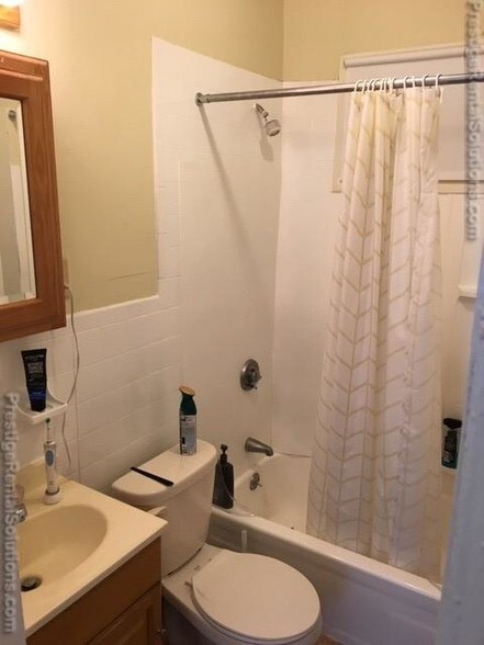 Building Photo - 81 Empire St