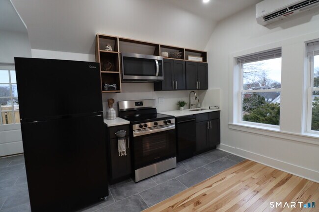 Building Photo - 55 Channing St