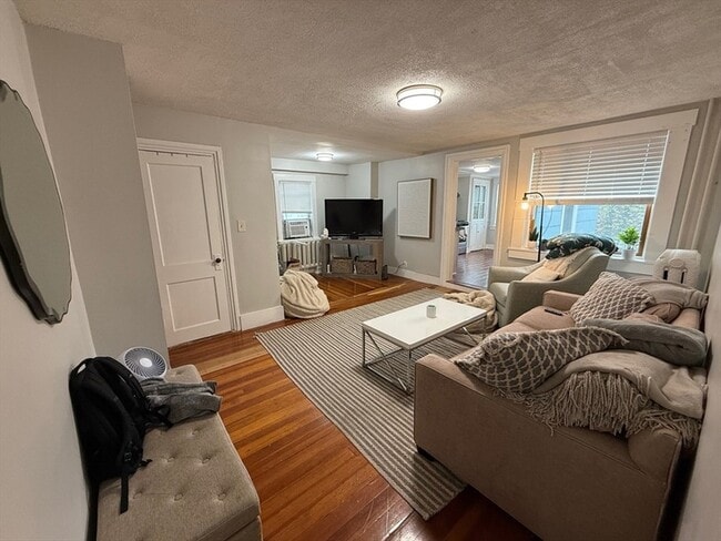 Primary Photo - 350 Dorchester St
