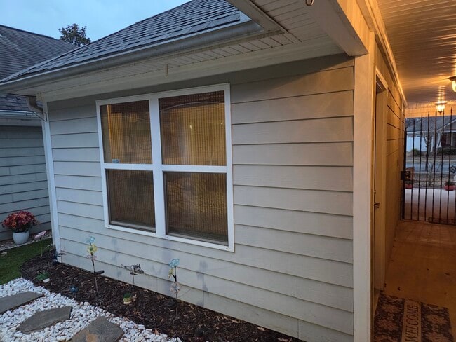 Building Photo - 125 Cottage Club Dr