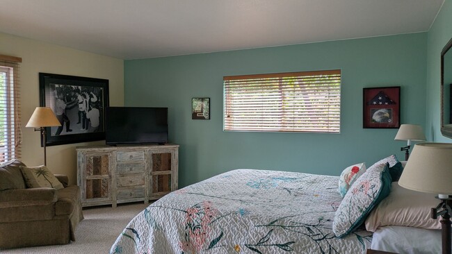 Building Photo - Furnished Mountain Oasis in Felton!