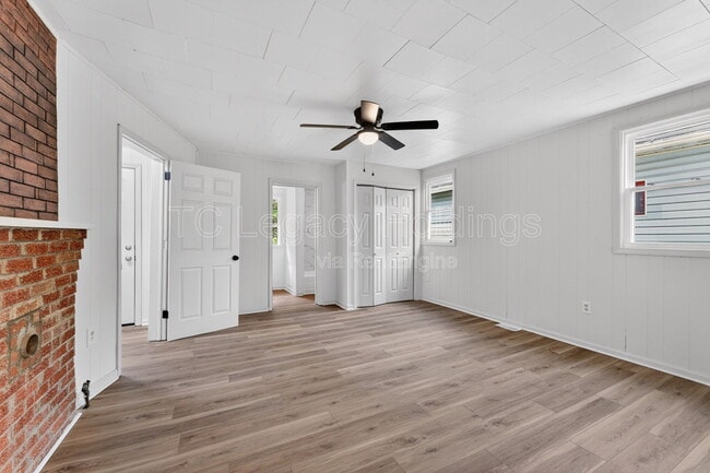 Building Photo - 2311 Henderson Ave