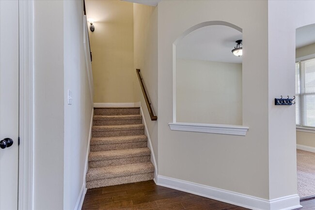 Building Photo - 4215 Windslow Dr