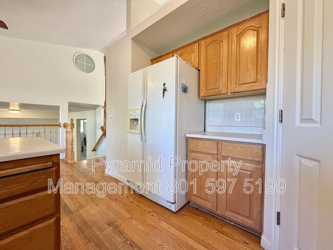Building Photo - 717 E Hundley Hvn Cir