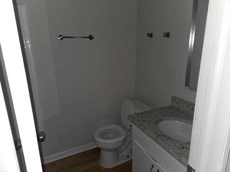 Building Photo - 2114 Apple Valley Rd