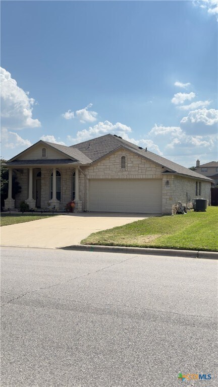 Building Photo - 200 Memory Ln