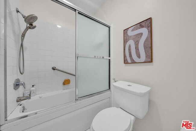 Building Photo - 900 Euclid St