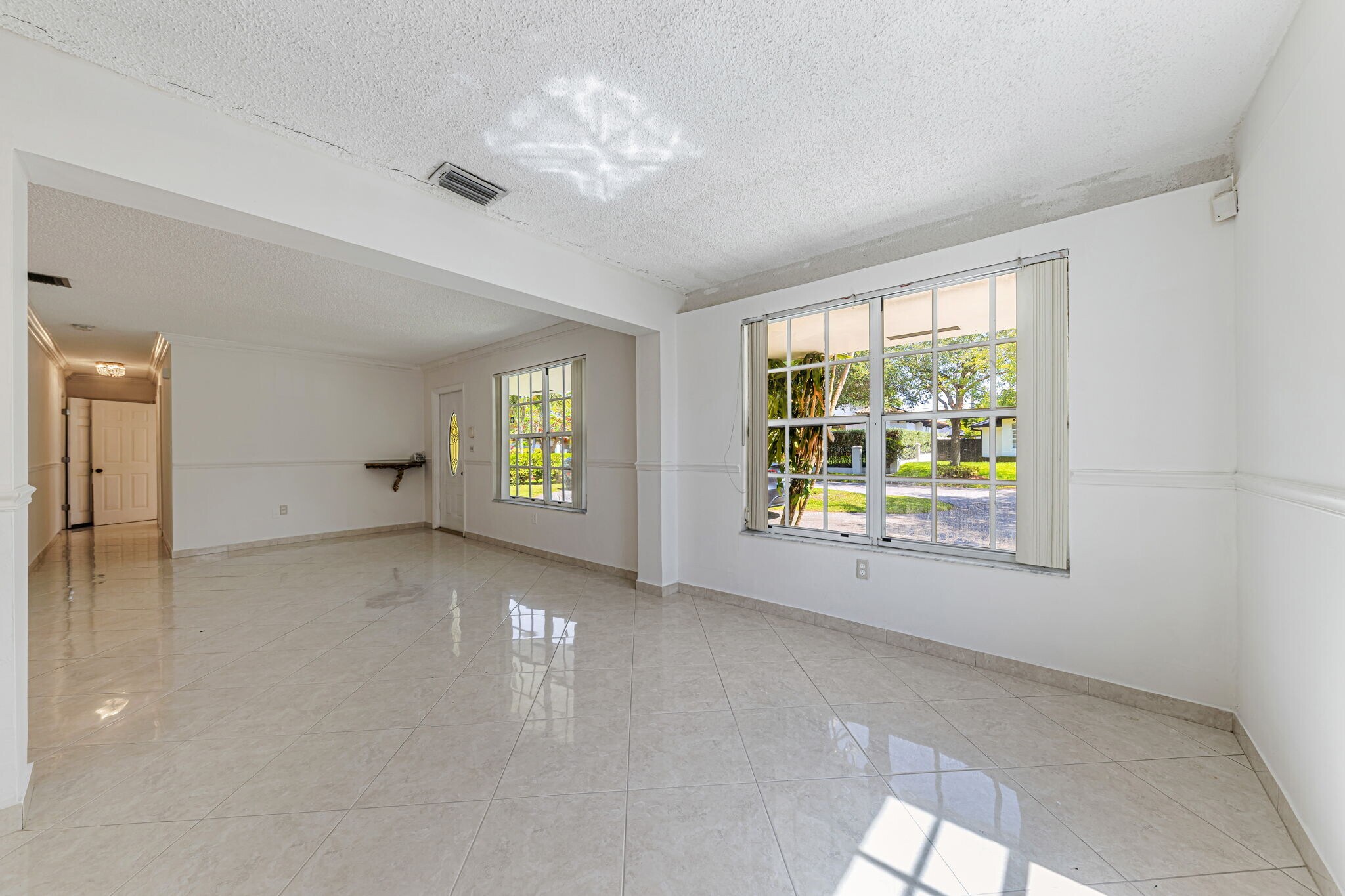 Building Photo - 9941 NW 27th St