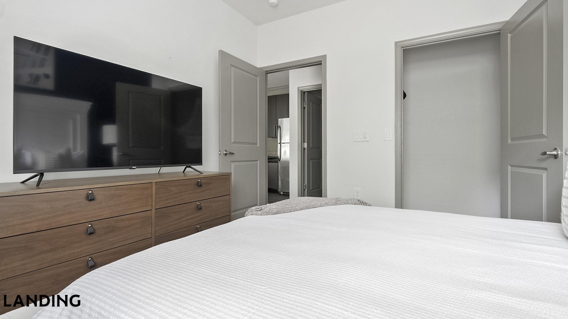 Building Photo - 11010 Northlake Landing Dr