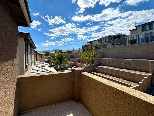Building Photo - 12545 Skylight View St