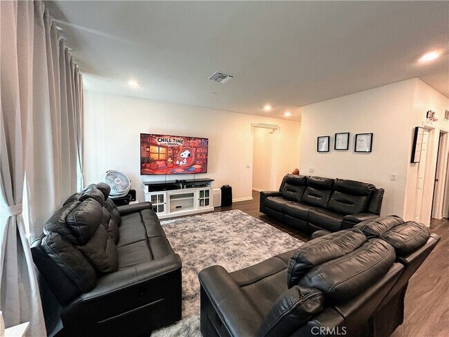 Building Photo - 27961 Via Cholula