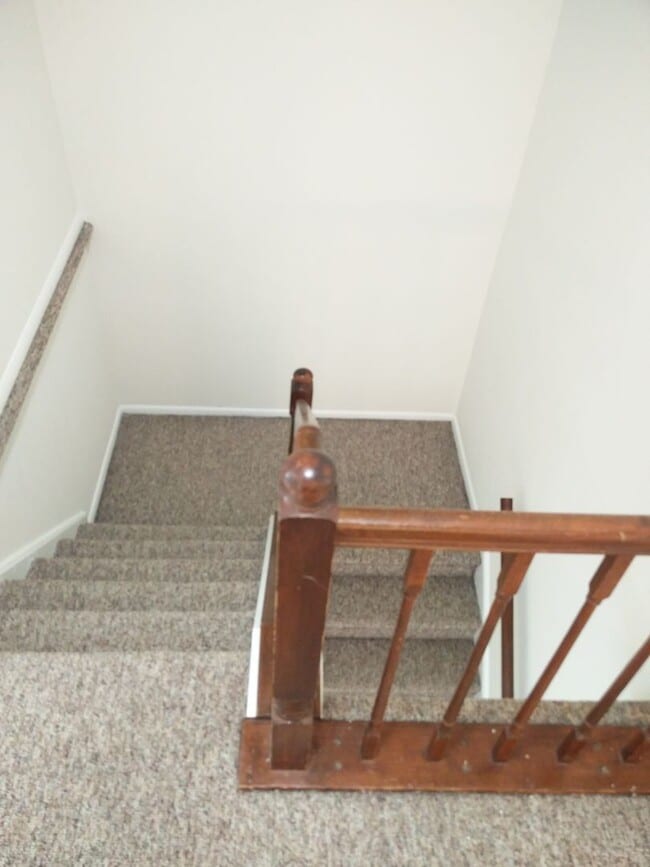Building Photo - Spacious 3 bedroom house For Rent