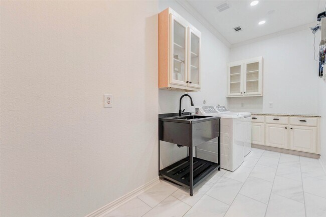 Building Photo - 12711 Waveland Bend Ln