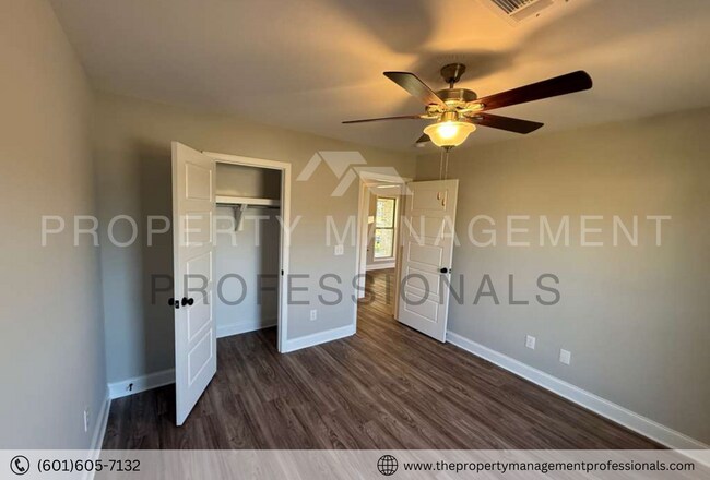 Building Photo - 563 Patrick Farms Dr