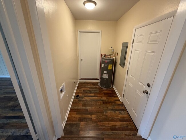 Building Photo - 814 Frost St SW