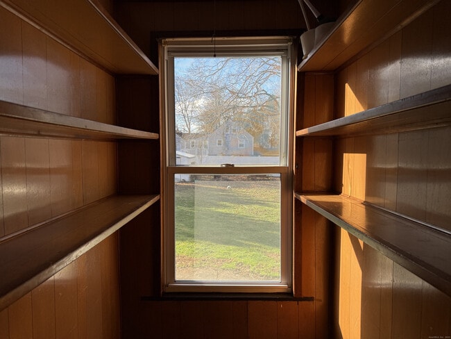 Building Photo - 15 Freestone Ave