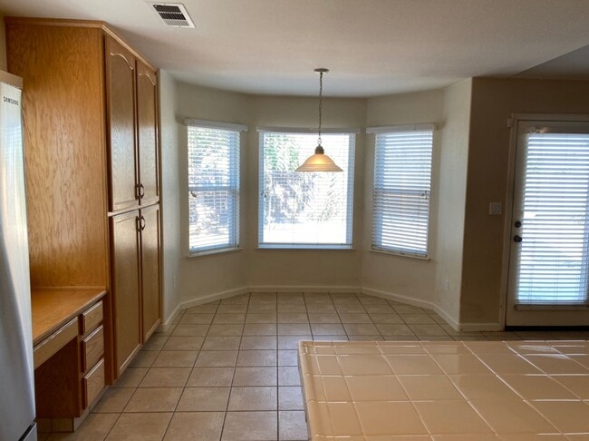 Building Photo - 4 bedroom single story in Manteca!
