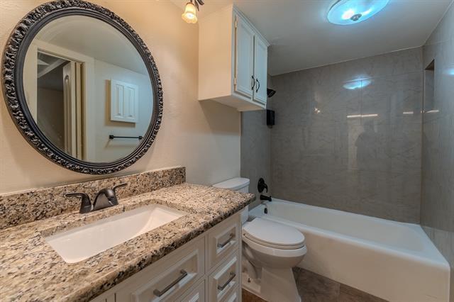 Building Photo - 922 Shady Creek Ln