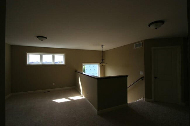 Building Photo - Stunning 5BR/3.5BA Single Family Home w/ 3...
