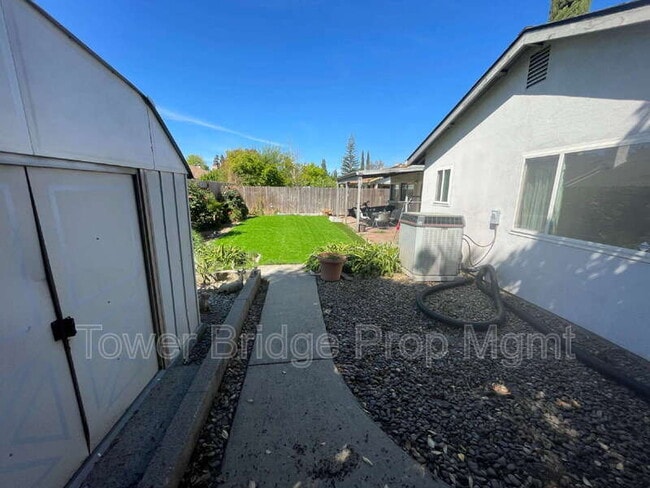 Building Photo - 9400 Appalachian Dr