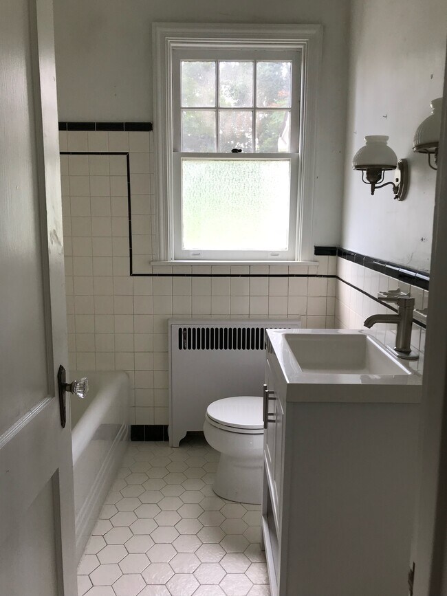 Bathroom 1st floor - 2344 Huntingdon Pike