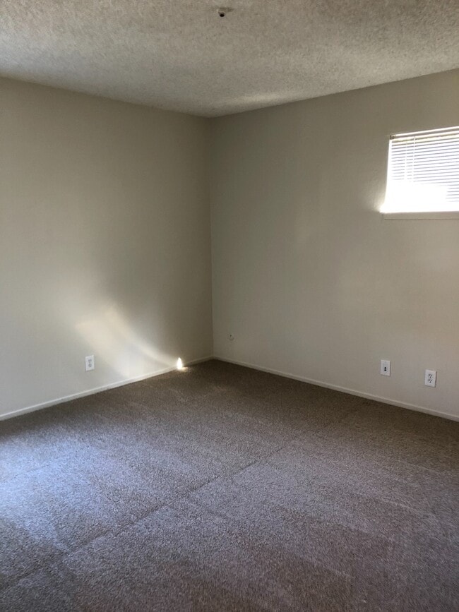 Building Photo - rh2045MountOlive