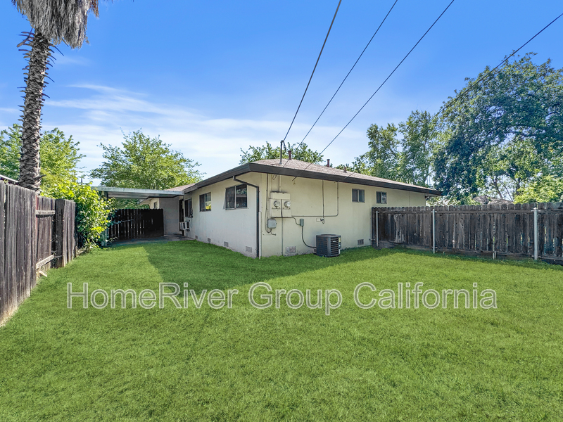 Building Photo - 8011 San Cosme Dr