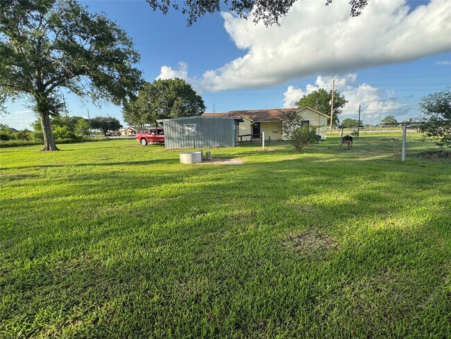 Building Photo - 17930 TX-36