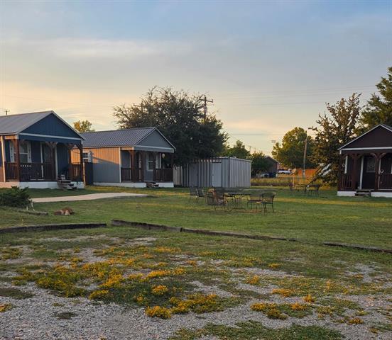 Building Photo - 906 El Camino Real