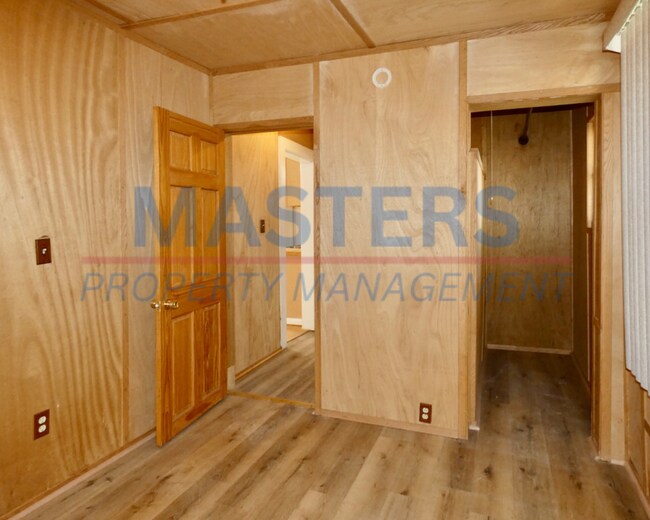 Building Photo - 1026 Oakwood Ave