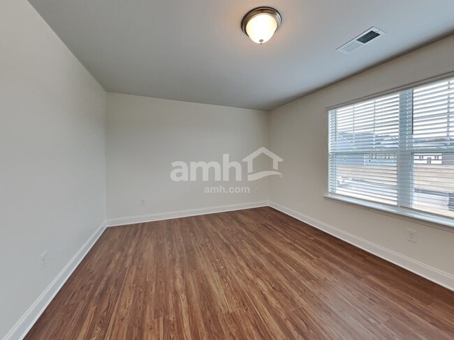 Building Photo - 2200 Brook Enclave Trail