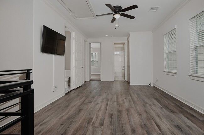 Building Photo - 16407 Wagon Wheel Rd