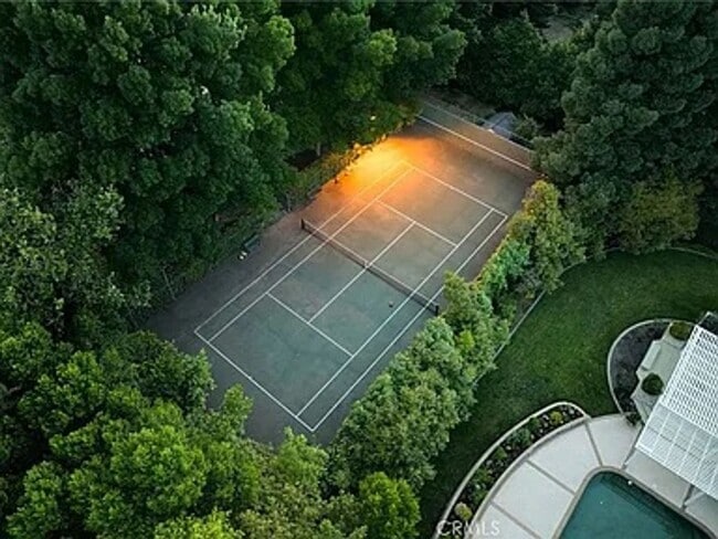 Building Photo - Custom built home with an AMAZING resort l...