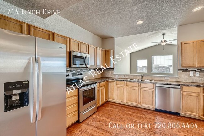 Building Photo - New 3 Bed/2.5 Bath Townhome w/ Basement in...