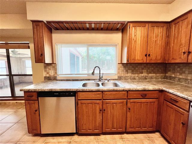Building Photo - 3904 Woodbury Ct