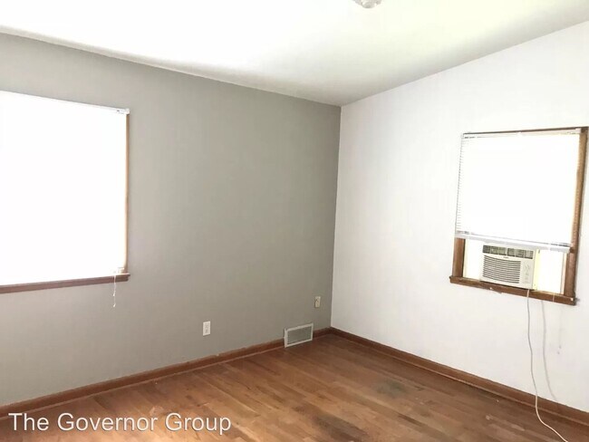 Building Photo - 2 Bedroom/1 Bathroom in Iowa City - East Side