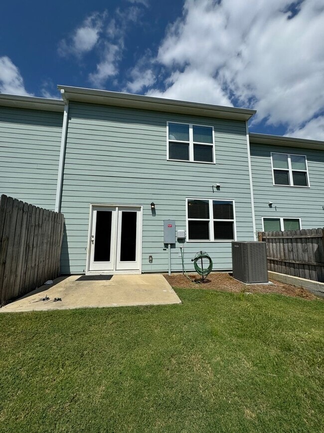 Building Photo - Nice 2/2.5 Townhouse in Cartersville- $1,495