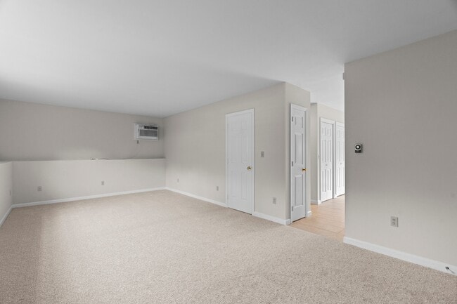 Building Photo - 28 Brantwood Dr