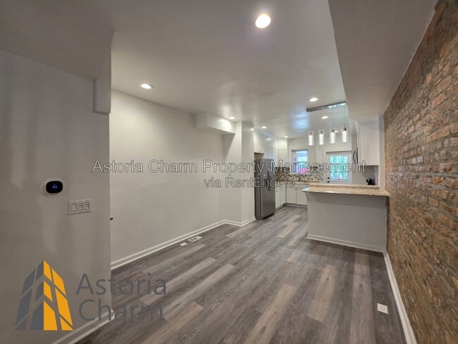 Building Photo - 519 E 28th St