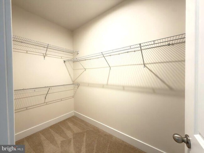 Building Photo - 2512 Buckthorn Dr