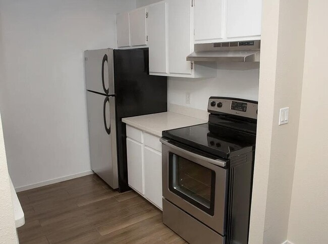 Building Photo - 1930 Mission St