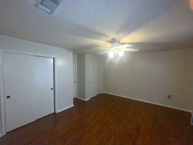 Building Photo - Siegen and Highland