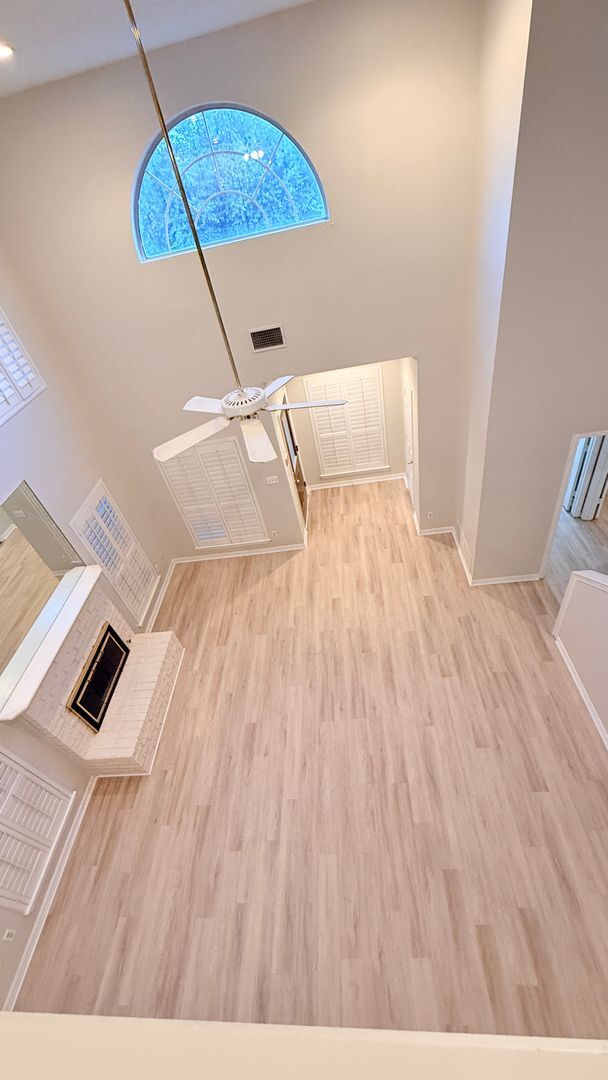 Building Photo - 3 Bedroom/2.5 Bath with den/bonus room and 2 Car Garage