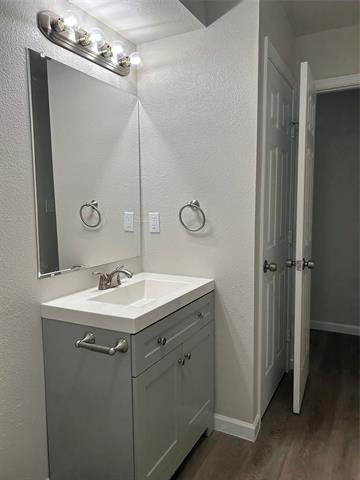 Building Photo - 407 N Justin Ave