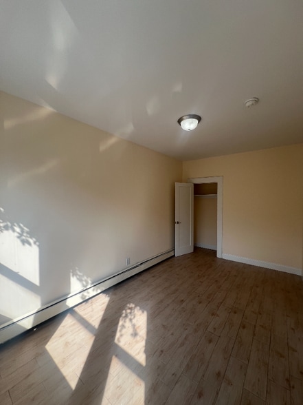 Building Photo - 302 Osborne Terrace