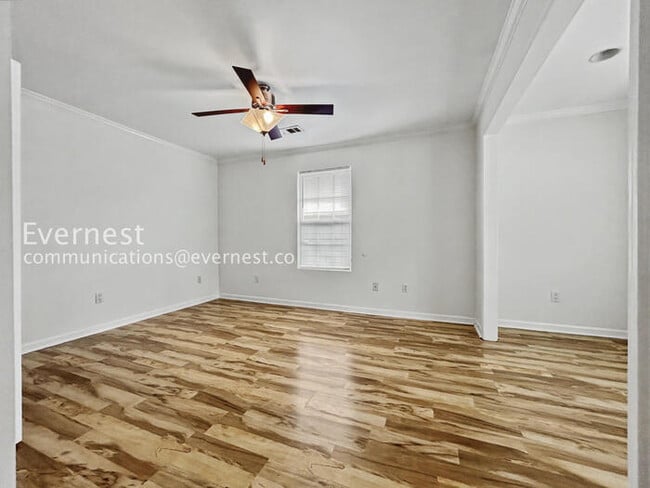 Building Photo - 1065 Fair St SW